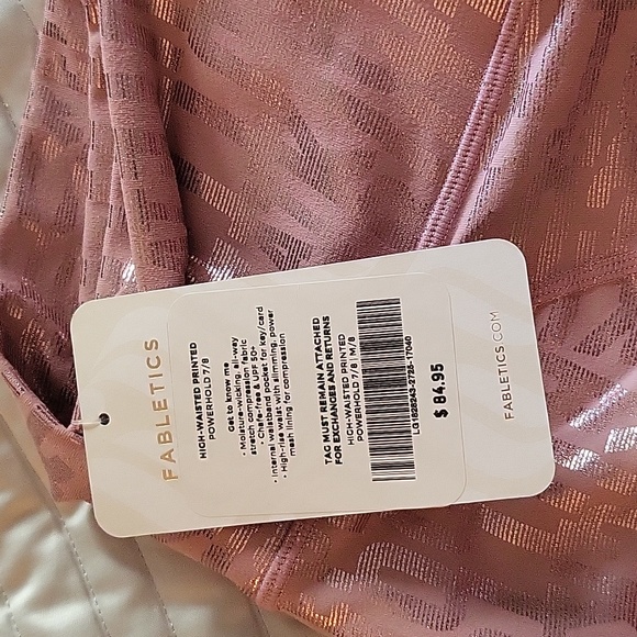 Fabletics-Rose colored NWT size M,Black/silver flowers and logo-barely worn-XS - Picture 6 of 6